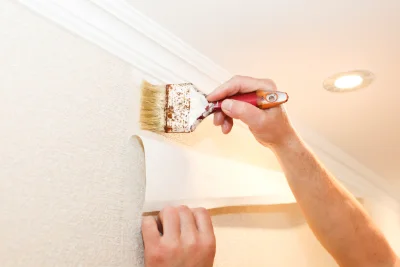 Pose de papier peint à Rouillé — revêtements muraux et toiles de verre